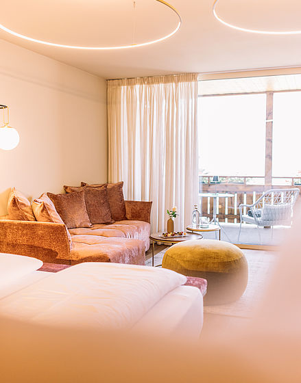 Divano lounge in stile rosa