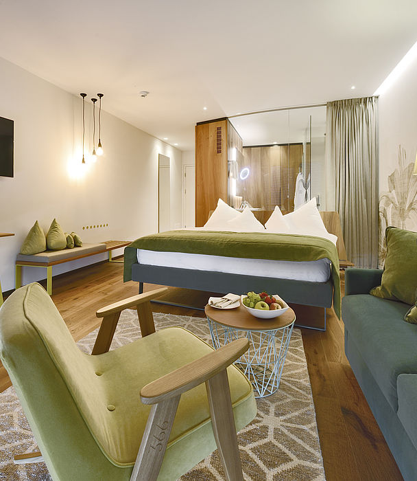 Double bed room with green flair